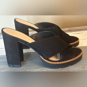 NWOT Saks Fifth Avenue Black Suede Platform Sandal - Size 10